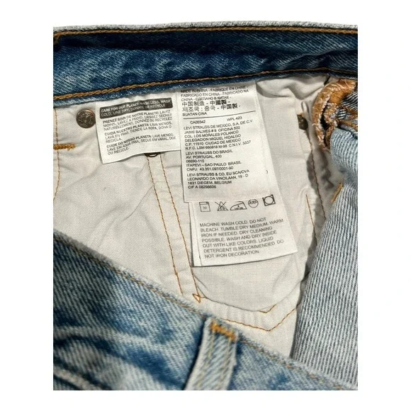 NWT Levi's 501 Denim‎ Shorts Women's 30 Light Wash Frayed Hem Classic Style - Picture 13 of 14